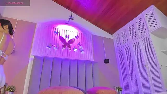 Freechat dyvis_22 on StripChat