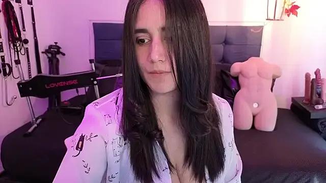 Freechat elowen_halley1 on StripChat