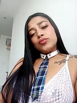 Freechat Emily_sharlot on StripChat