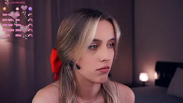 Freechat FannyHewson on StripChat