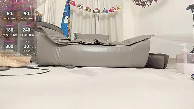 Freechat fox-yiyi on StripChat