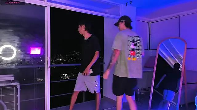 Freechat Handsomeboyss19 on StripChat