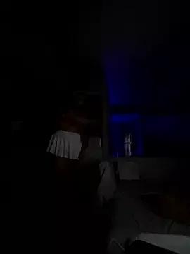 Freechat honeeyyy_pot on StripChat