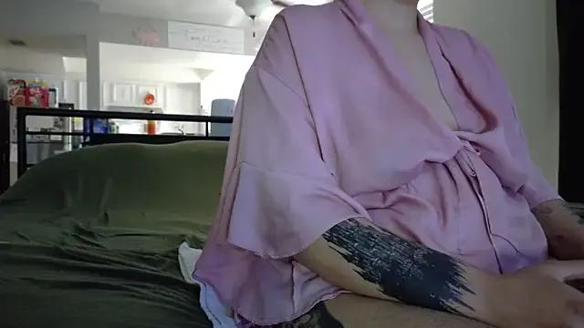 Freechat honeeyyy_pot on StripChat