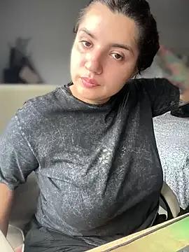 Freechat horny_roomiess on StripChat