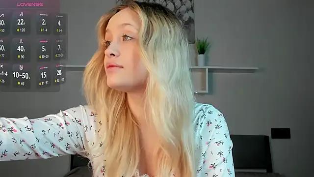 Freechat Julliakoill on StripChat