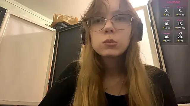 Freechat JuneCooper on StripChat