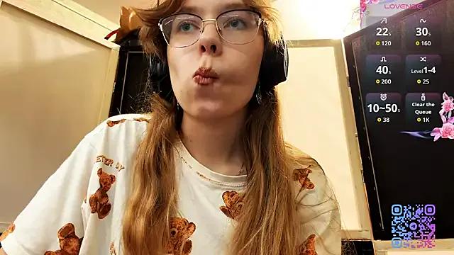 Freechat JuneCooper on StripChat