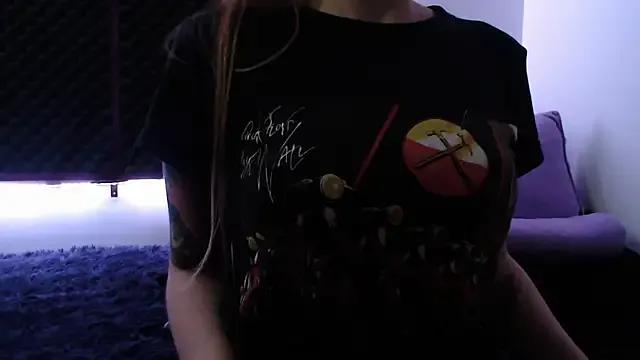 Freechat karlamoon23 on StripChat