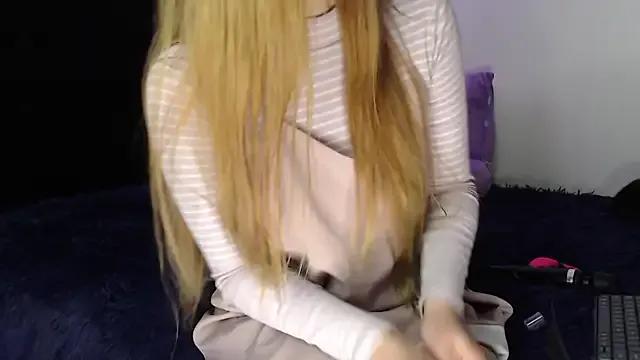 Freechat karlamoon23 on StripChat