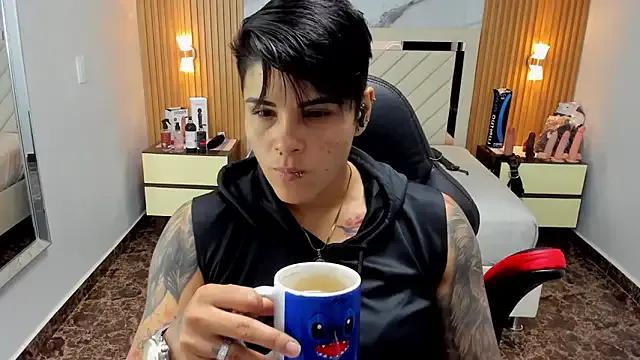 Freechat KAROLLJONES1 on StripChat