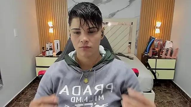 Freechat KAROLLJONES1 on StripChat