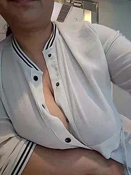 Freechat LILYsweetfcup on StripChat