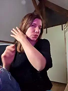 Lina_lou4 — Dildo pussy outside (I go at 11AM)