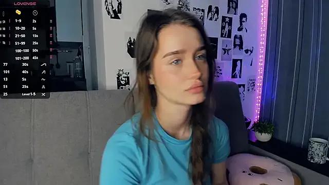 Freechat lovelyalivia on StripChat