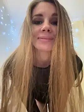 Freechat LucieMack on StripChat