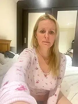 StripChat madamlillyrose is Freechat madamlillyrose — Shower time