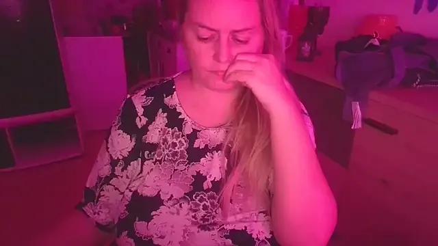 Freechat Meliss_Official9 on StripChat