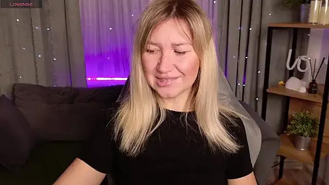 Freechat MilaBott on StripChat