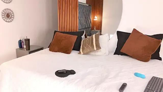 Freechat Milf_Slutty on StripChat