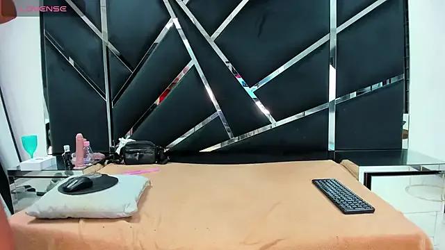 Private Oriana69_ on StripChat