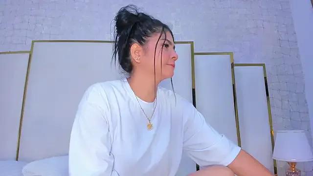 Freechat paola_rodriguez on StripChat