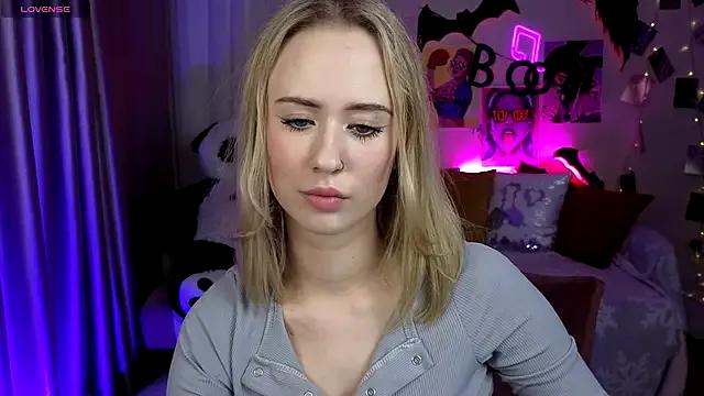 Freechat SashaBrooks on StripChat