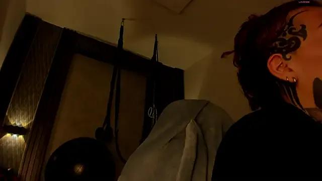 Freechat selene_red_ on StripChat