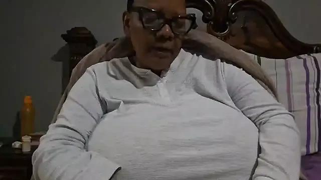 Freechat SEXYBOOBSNASS on StripChat