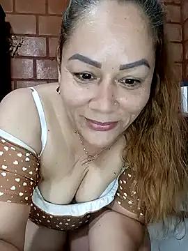 Freechat SluttyMilf79 on StripChat
