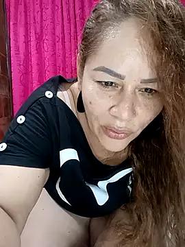 Freechat SluttyMilf79 on StripChat