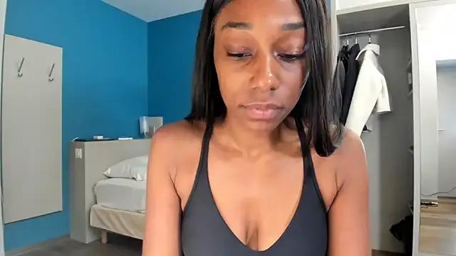 Freechat smileybabe on StripChat