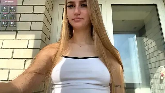 Freechat SweetJinny88 on StripChat