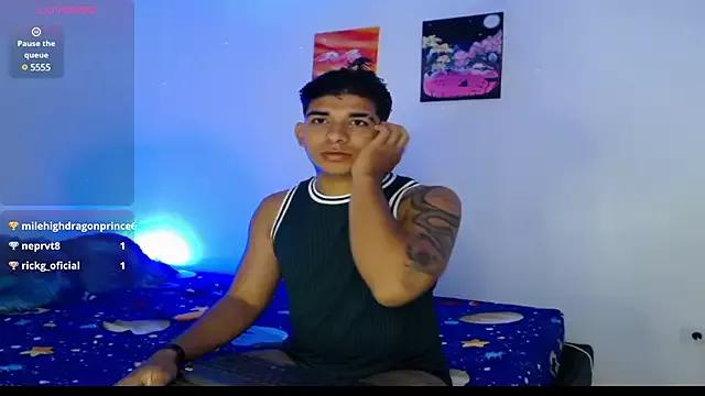 Freechat valentino_santoss on StripChat