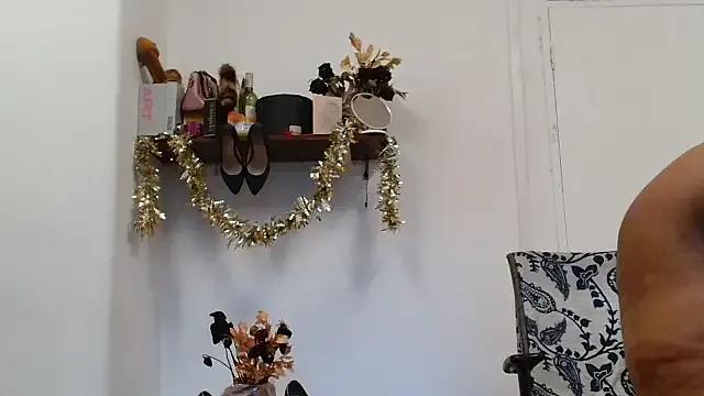 StripChat xTALLSEXYBUMx is Freechat xTALLSEXYBUMx — PLEASE HELP ME PAY RENT