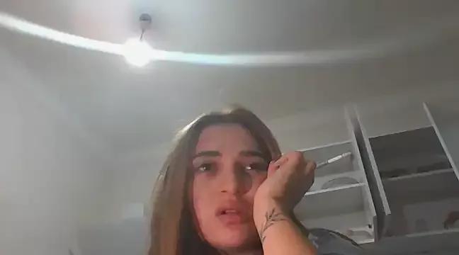 Freechat yaprakmericc on StripChat