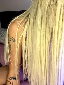 Freechat yaprakmericc on StripChat