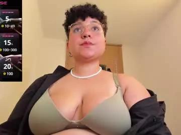 curly_cam_queen from Chaturbate is Freechat