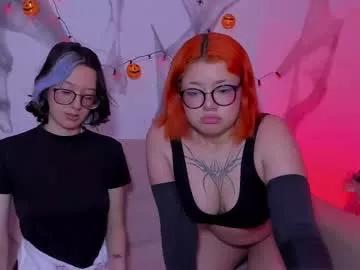 cam to cam sexiness with Girls streamers. Explore the newest collection of intense camshows from our capable horny hosts.