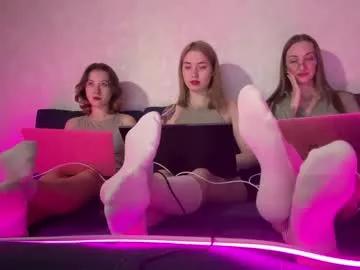 cam to cam sexiness with Girls streamers. Explore the newest collection of intense camshows from our capable horny hosts.