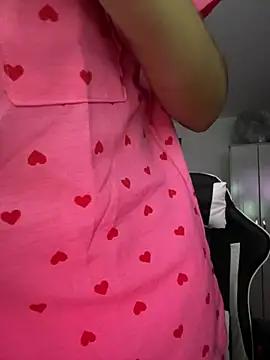 Alejandraa_pinkk_ from StripChat is Freechat