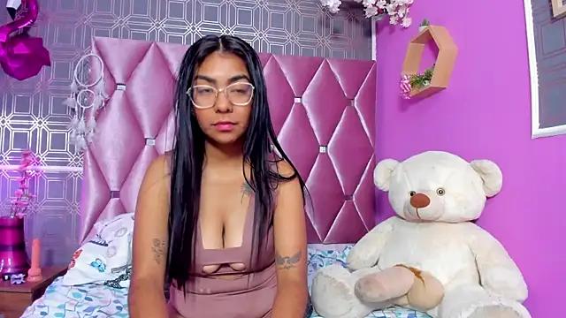 AMBER_RIOS from StripChat is Freechat