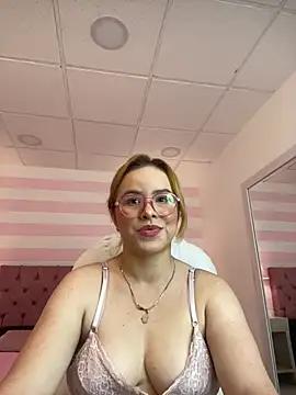 Ashleyy_gh from StripChat is Freechat