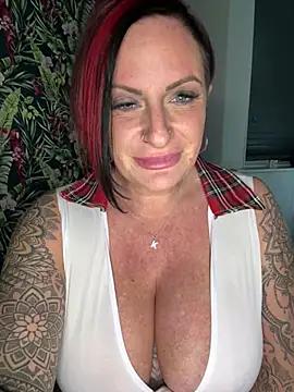 Big-Tits69 from StripChat is Freechat