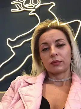 Diamond_Bunny_ from StripChat is Freechat