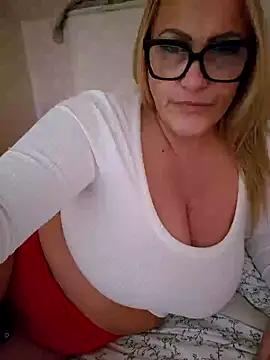 Photos of Isabellaa04 from StripChat is Freechat