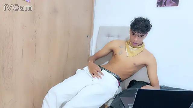 james_dreams_ from StripChat is Freechat