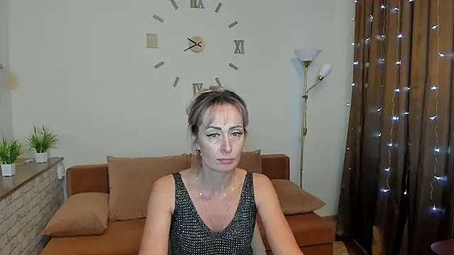 Julia_Cherry_ from StripChat is Freechat