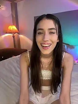 Kiara-Cute from StripChat is Freechat