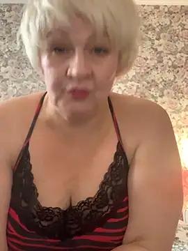 Laura_Millf from StripChat is Freechat